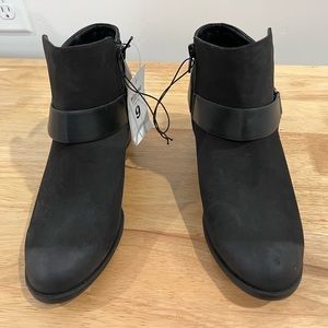 Mossimo Supply Co Black Boots NWT zipper on inside